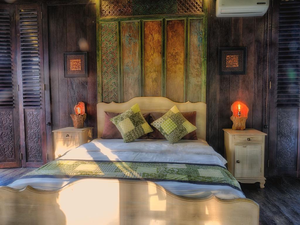 Most Exotic Beachfront Villa Keong Табанан Экстерьер фото